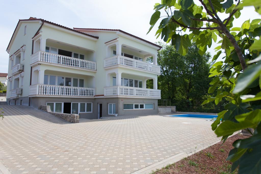 Apartments Gorancica Malinska Esterno foto