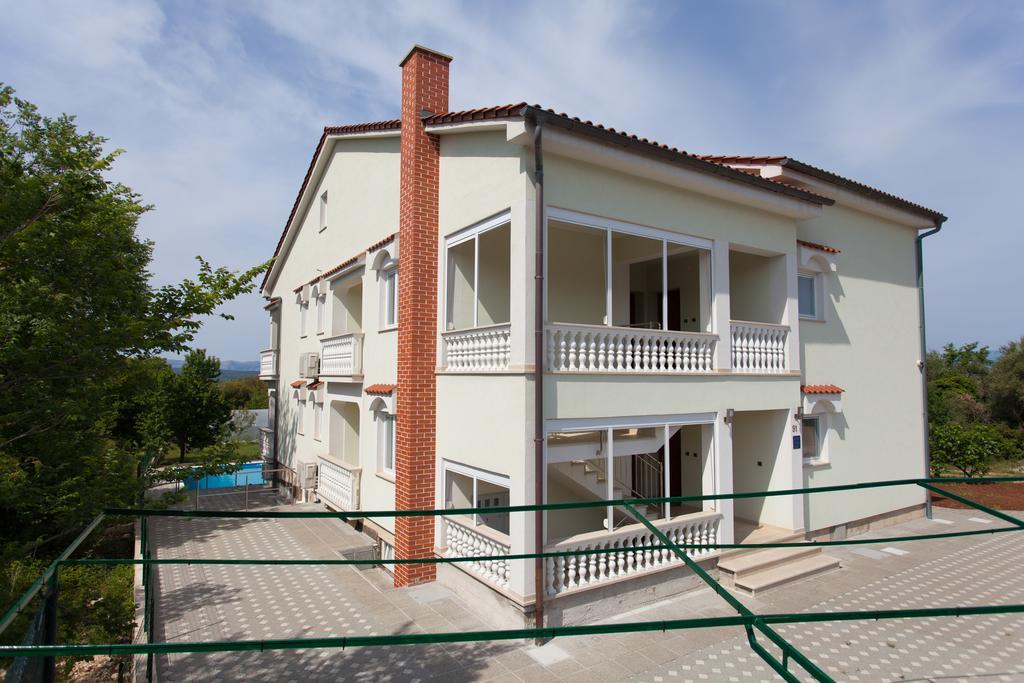 Apartments Gorancica Malinska Esterno foto